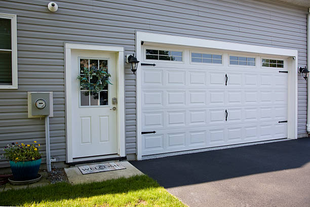 24/7 Emergency Garage Door Panel Replacement experts in East Village, CT